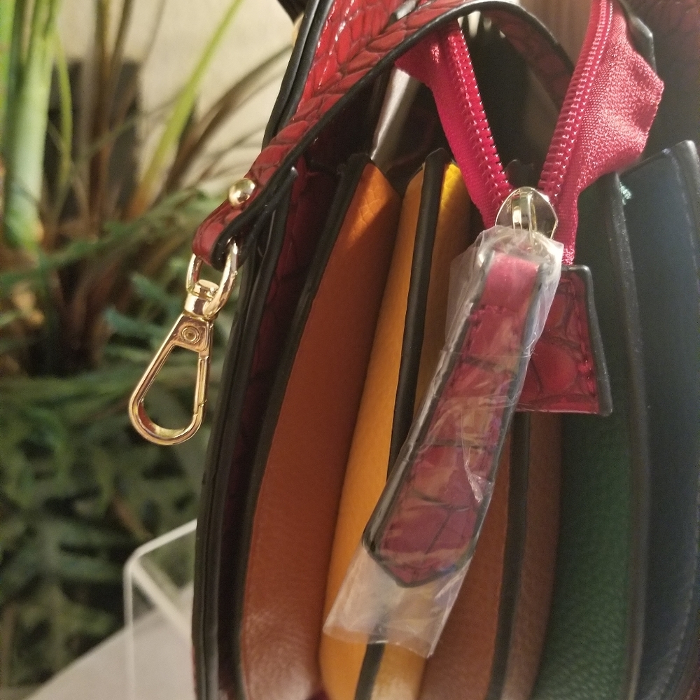 EXQUISITE HANDBAG NWT - Picture 13 of 15